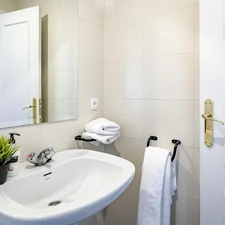Apartment Ll- Cozy Just Next To The *